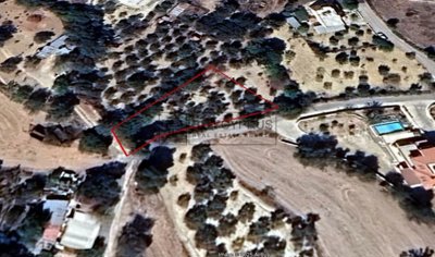 Residential Land  For Sale  in  Polemi