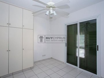 Town House For Sale  in  Polis
