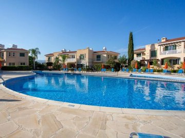 Town House For Sale  in  Polis