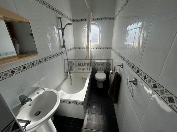 Image No.15-2 Bed Townhouse for sale