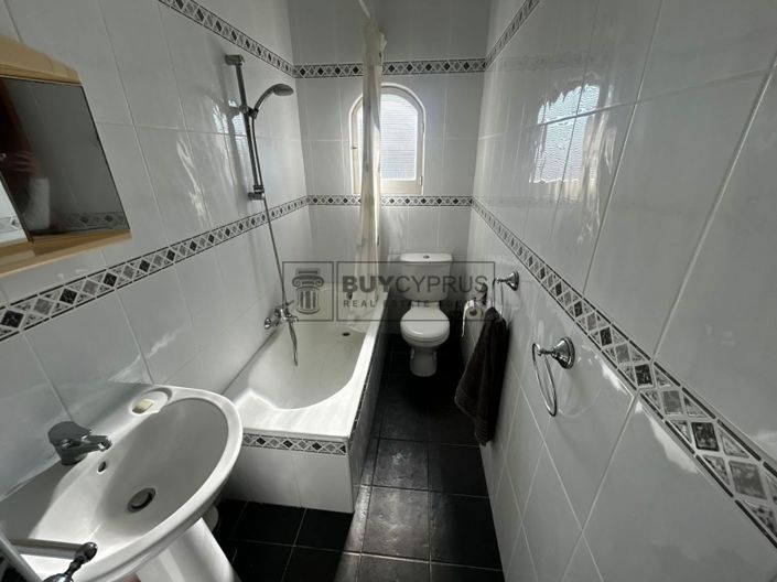 Image No.16-2 Bed Townhouse for sale