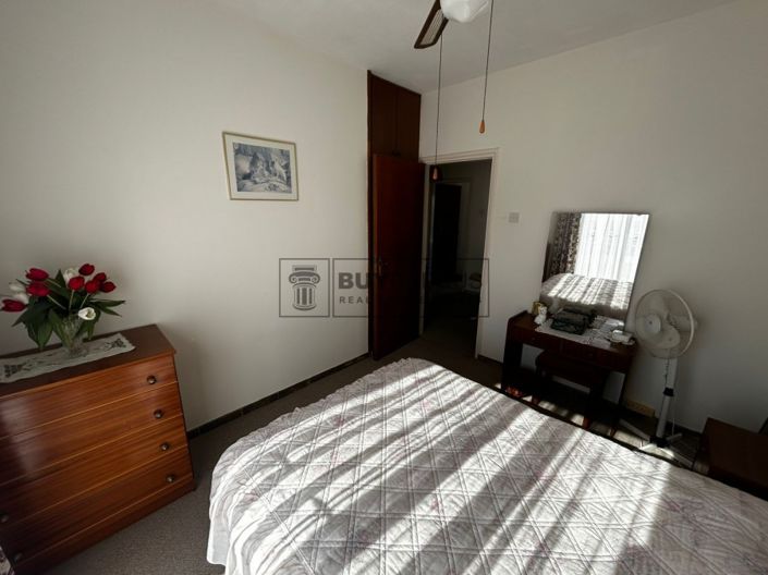 Image No.18-2 Bed Townhouse for sale