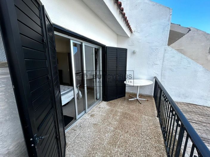 Image No.20-2 Bed Townhouse for sale