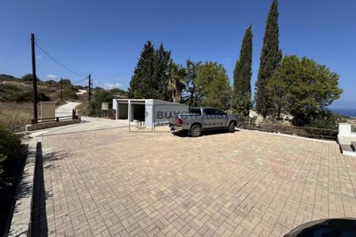 Detached Villa For Sale  in  Droushia