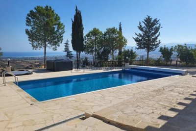 Detached Villa For Sale  in  Droushia