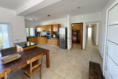 Detached Villa For Sale  in  Droushia