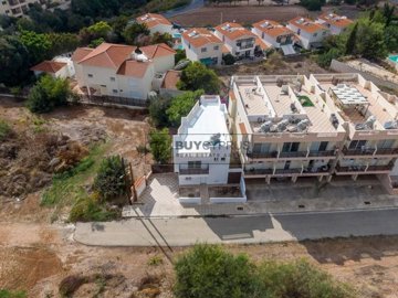 Semi Detached Villa For Sale  in  Peyia
