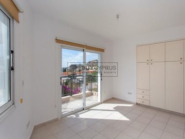 Semi Detached Villa For Sale  in  Peyia