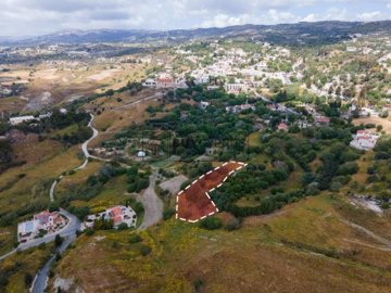 Residential Land  For Sale  in  Armou
