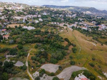 Residential Land  For Sale  in  Armou