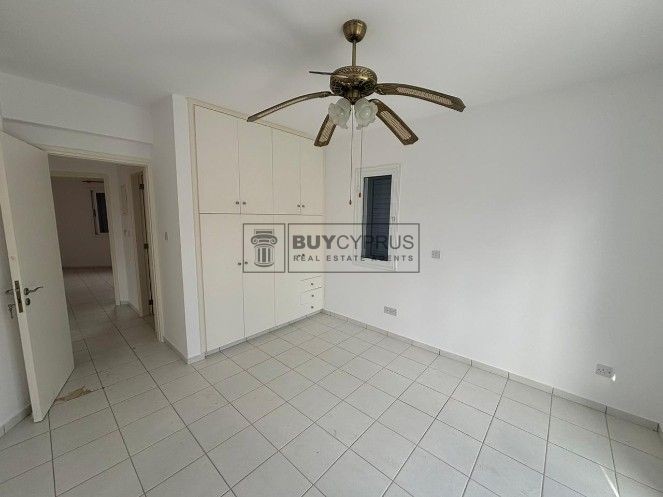 Image No.18-3 Bed Townhouse for sale