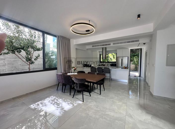 Image No.4-4 Bed Villa for sale