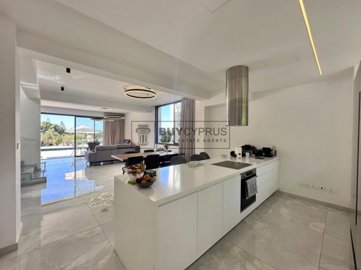 Detached Villa For Sale  in  Chlorakas