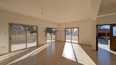 Detached Villa For Sale  in  Kolossi