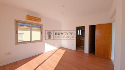 Detached Villa For Sale  in  Kolossi