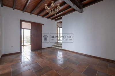 Detached Villa For Sale  in  Kamares - Tala