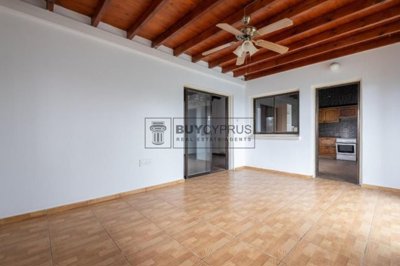 Detached Villa For Sale  in  Kamares - Tala