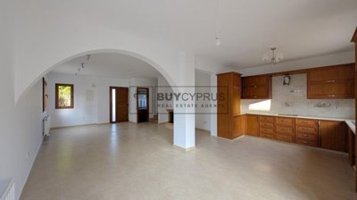 Detached Villa For Sale  in  Tsada