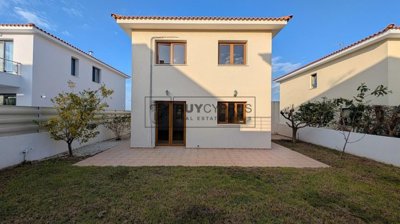 Detached Villa For Sale  in  Tsada
