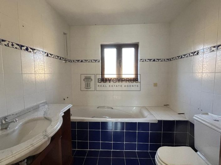 Image No.11-3 Bed Villa for sale