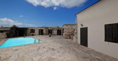 Detached Villa For Sale  in  Neo Chorio
