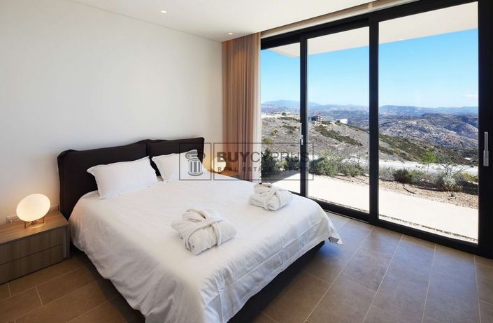 Image No.11-3 Bed Villa for sale