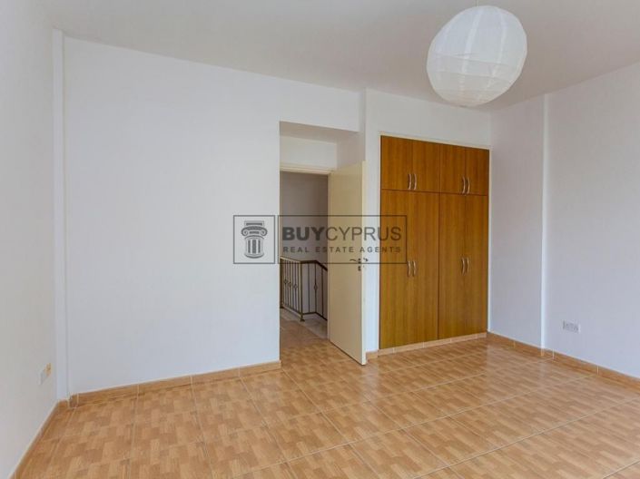 Image No.11-2 Bed Townhouse for sale
