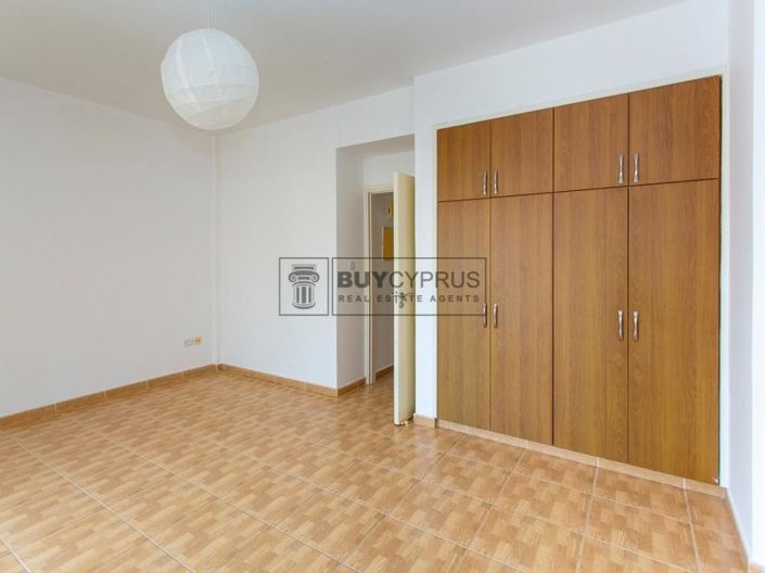 Image No.12-2 Bed Townhouse for sale