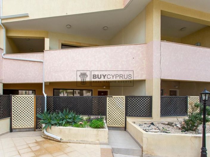 Image No.16-2 Bed Townhouse for sale