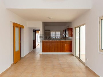 Apartment For Sale  in  Chlorakas