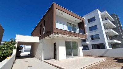 Detached Villa For Sale  in  Universal