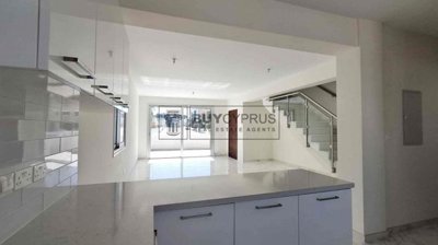 Detached Villa For Sale  in  Universal