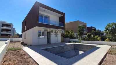 Detached Villa For Sale  in  Universal