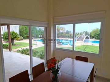 Detached Villa For Sale  in  Coral Bay