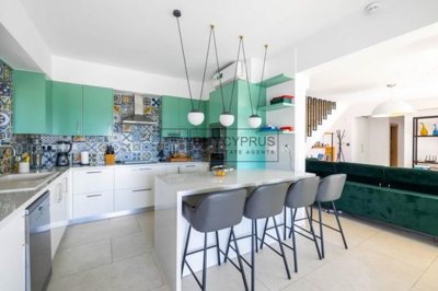 Detached Villa For Sale  in  Peyia