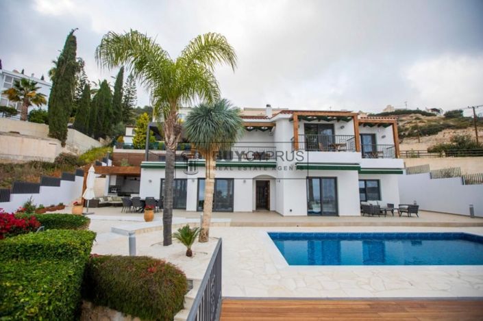 Image No.2-Villa de 4 chambres à vendre à Peyia