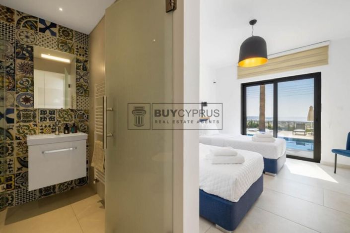 Image No.21-Villa de 4 chambres à vendre à Peyia