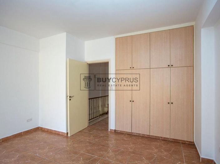 Image No.10-2 Bed Townhouse for sale