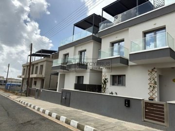 Detached Villa For Sale  in  Mandria