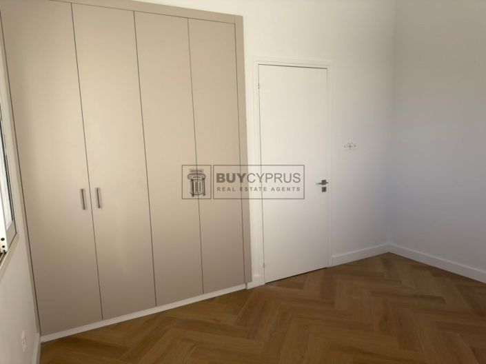 Image No.19-2 Bed Townhouse for sale