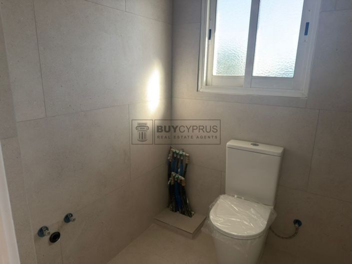 Image No.21-2 Bed Townhouse for sale