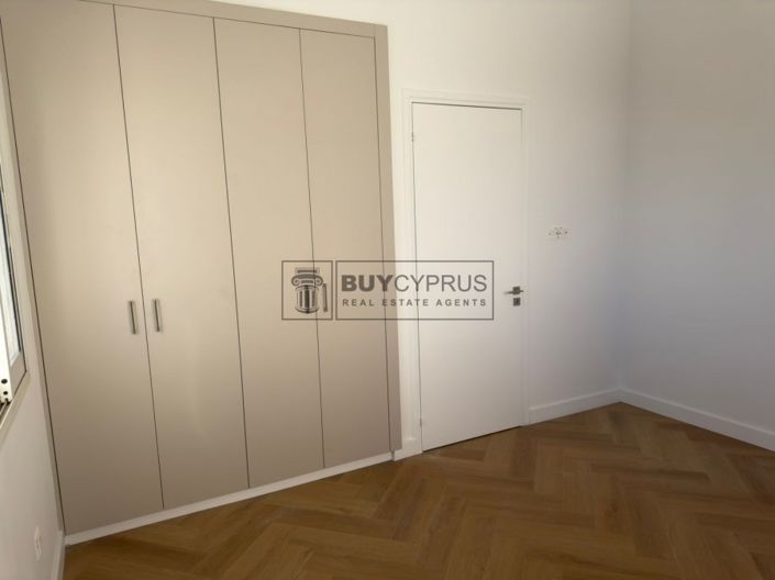 Image No.11-2 Bed Townhouse for sale