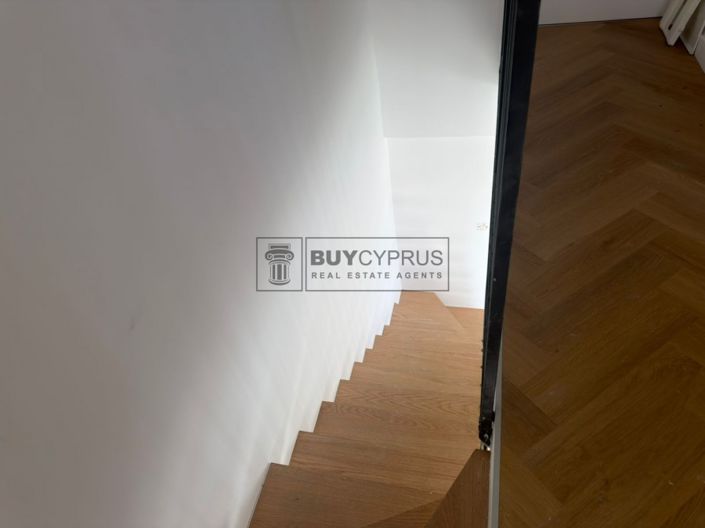 Image No.16-2 Bed Townhouse for sale