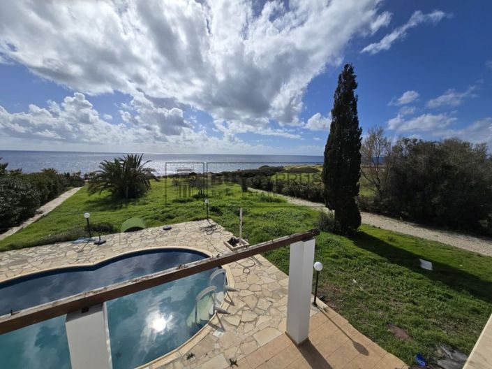 Image No.2-4 Bed Villa for sale