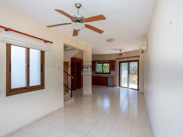 Town House For Sale  in  Kissonerga