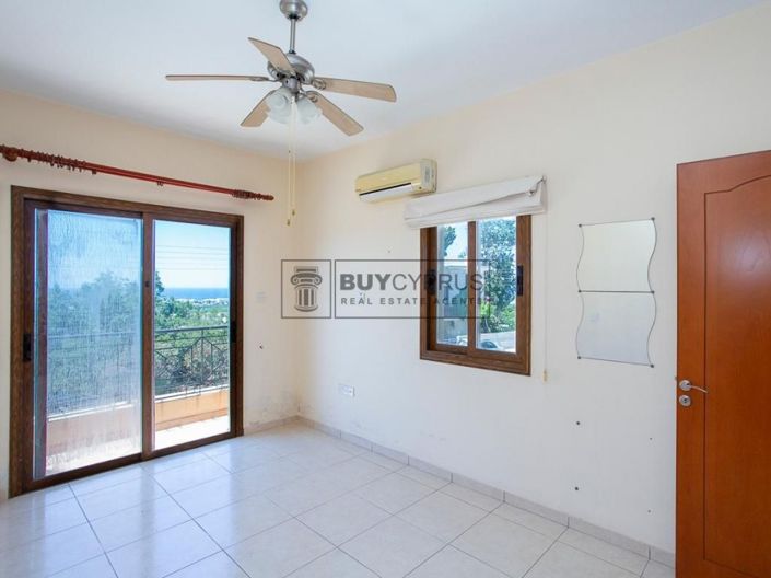 Image No.16-2 Bed Townhouse for sale