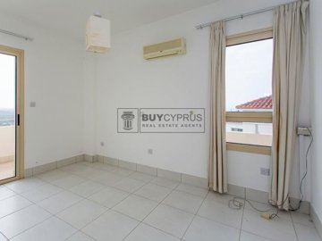 Semi Detached Villa For Sale  in  Peyia