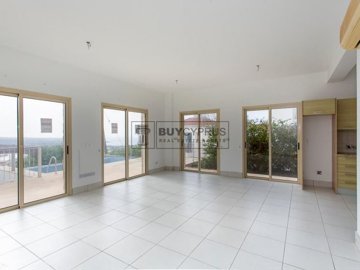 Semi Detached Villa For Sale  in  Peyia