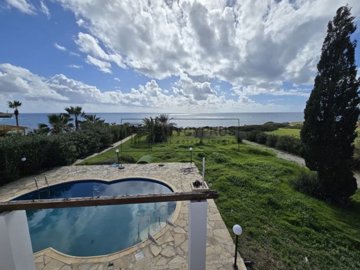 Detached Villa For Sale  in  Sea Caves