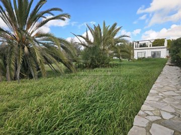 Detached Villa For Sale  in  Sea Caves